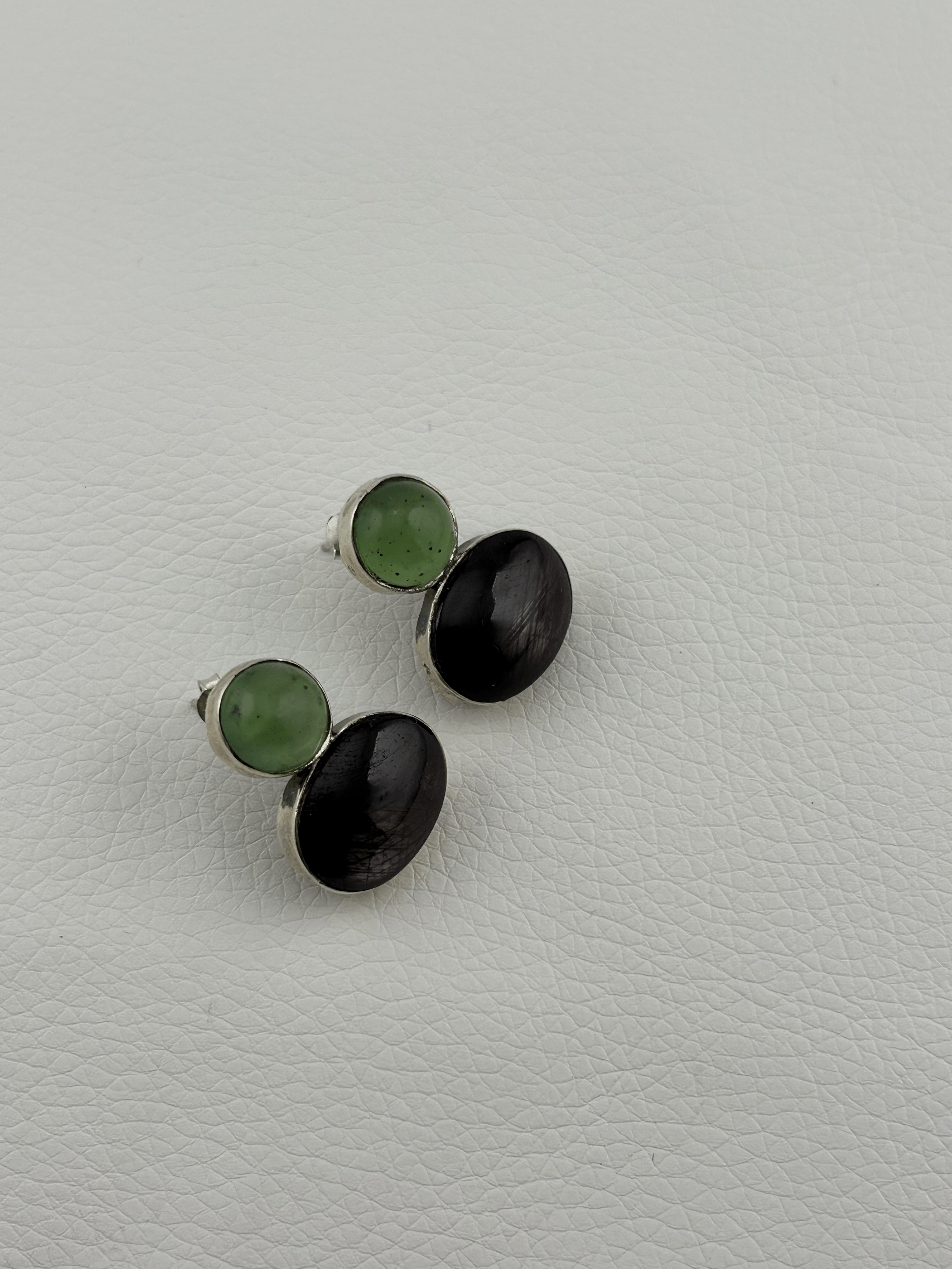 Black Labradorite and Emerald earring