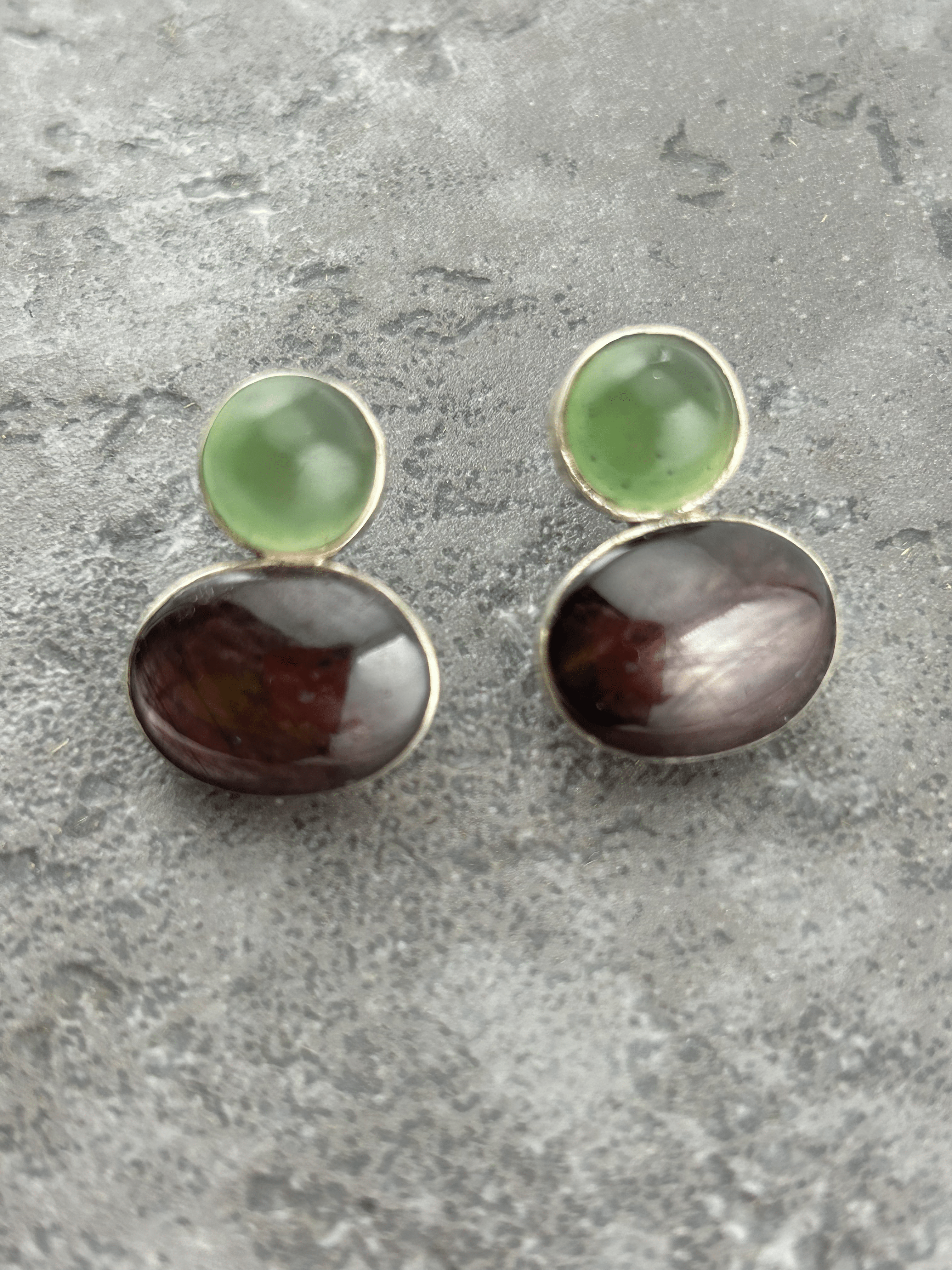 Black Labradorite and Emerald earring